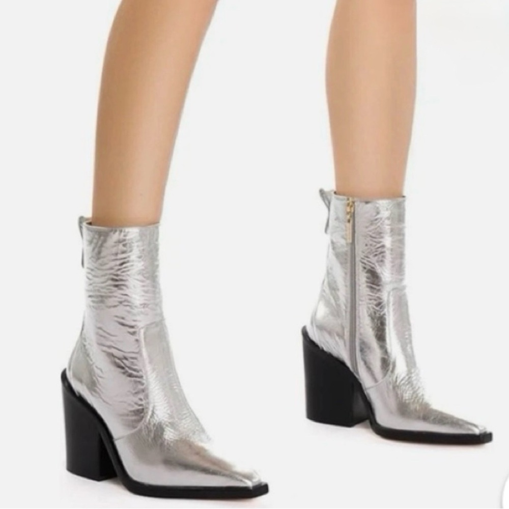 New Larroudé James Crinkled Metallic Leather Pointed Toe Boots Size 7
